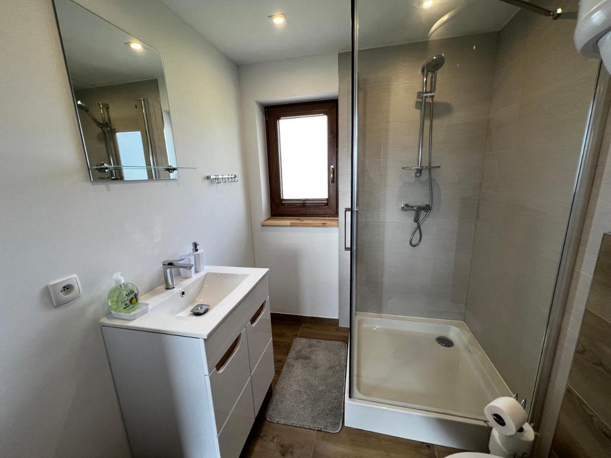 Styry Pory Roku Apartment Groń Екстериор снимка