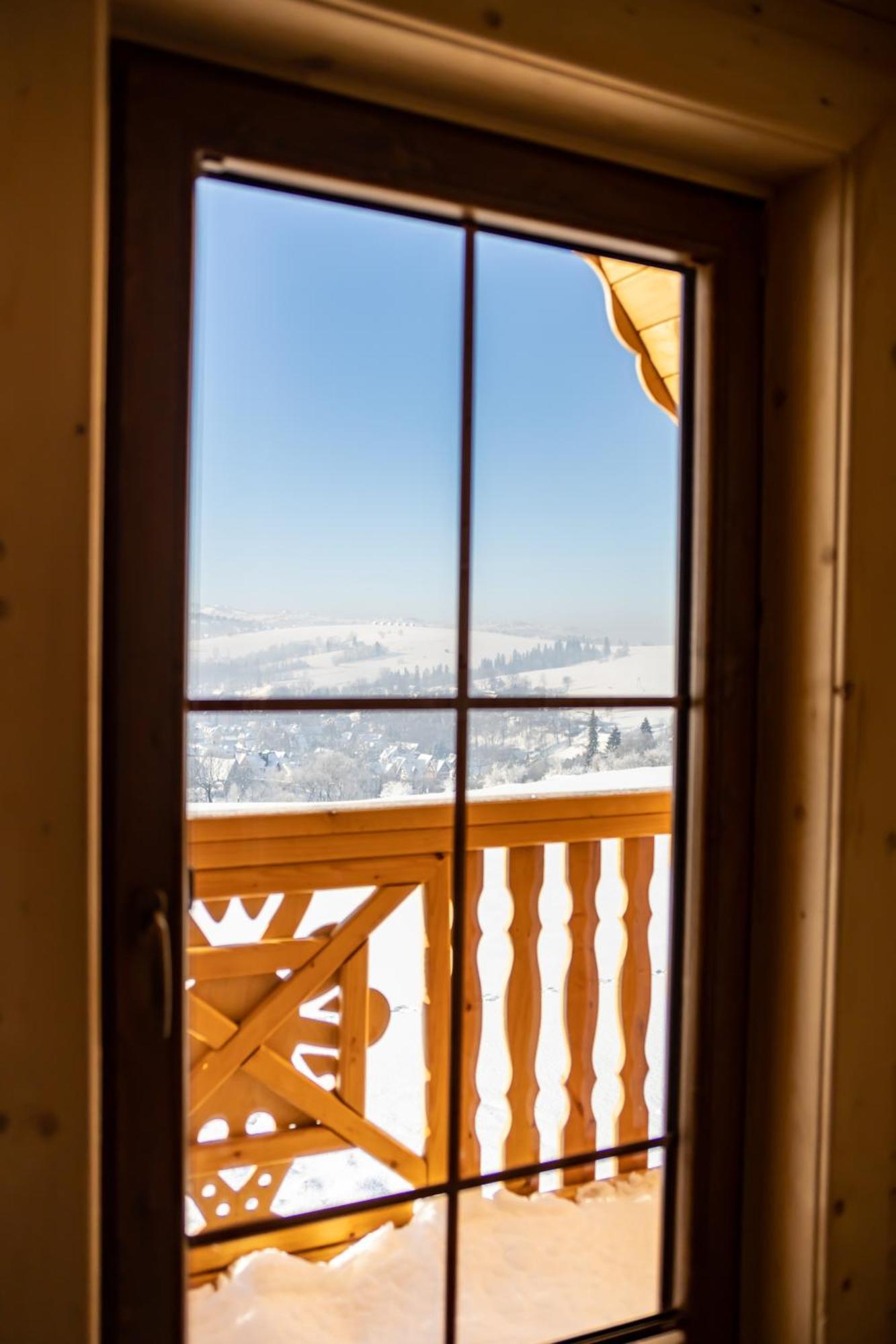 Styry Pory Roku Apartment Groń Екстериор снимка
