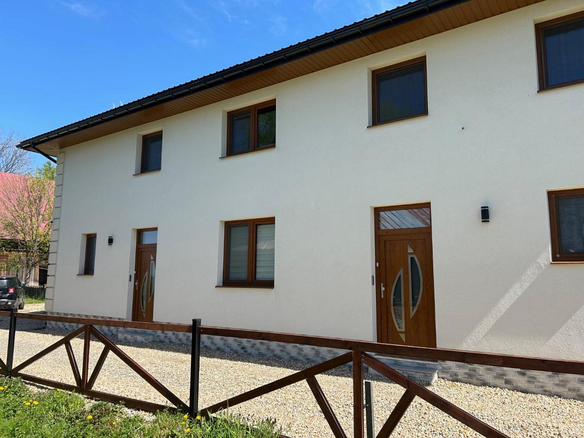 Styry Pory Roku Apartment Groń Екстериор снимка